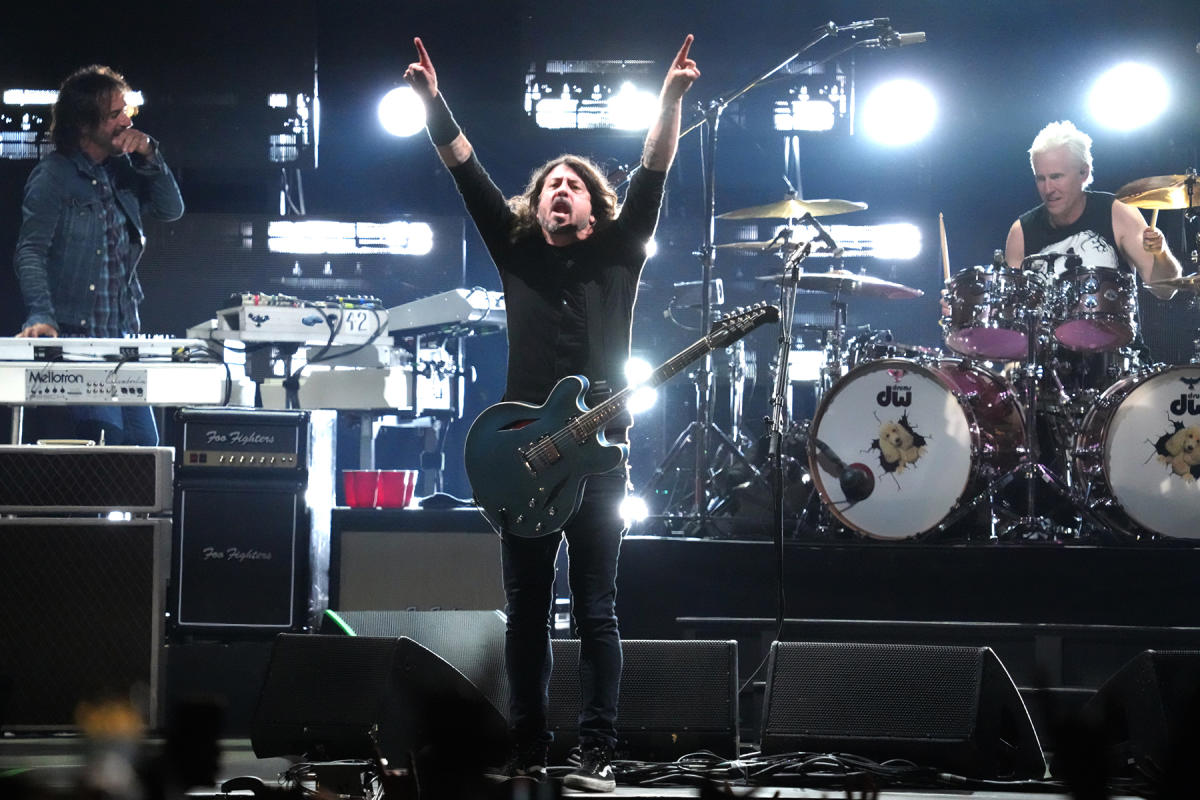 Foo Fighters Announce Summer 2025 Stadium Tour Yahoo Sports