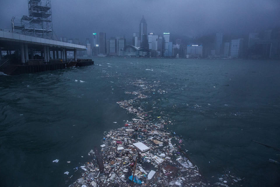 Typhoon Nida hits Hong Kong and southern China