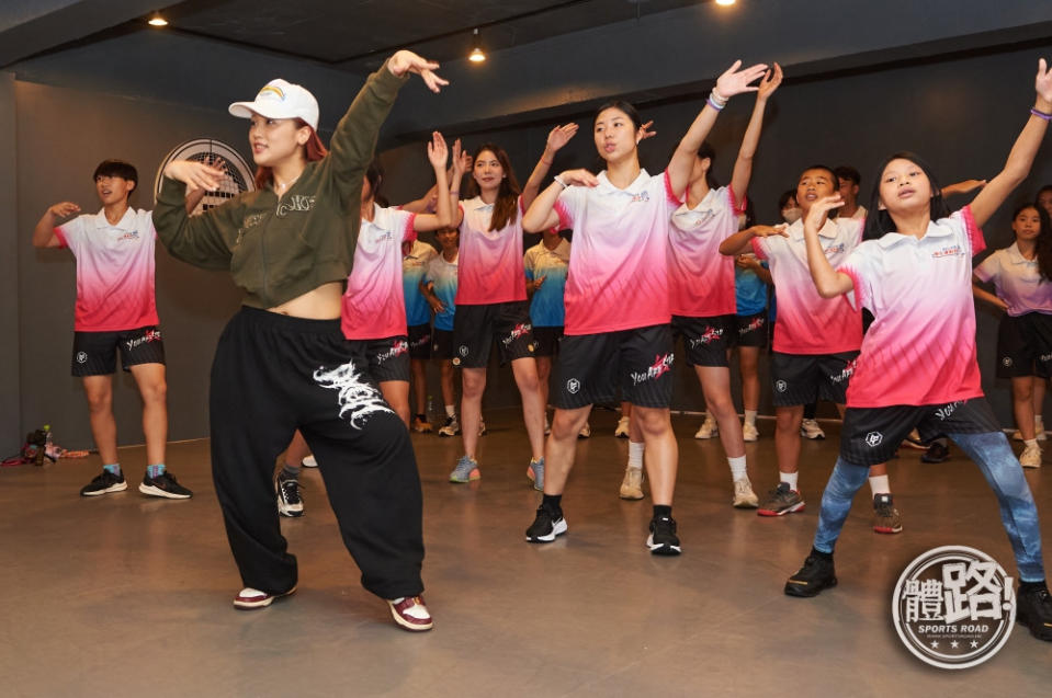團員亦體驗過K-POP舞蹈
