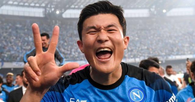 Kim Min-jae of SSC Napoli celebrates the victory of the italian championship at the end of the Serie A football match between SSC Napoli and ACF Fiorentina at Diego Armando Maradona stadium in Naples (Italy) Credit: Alamy