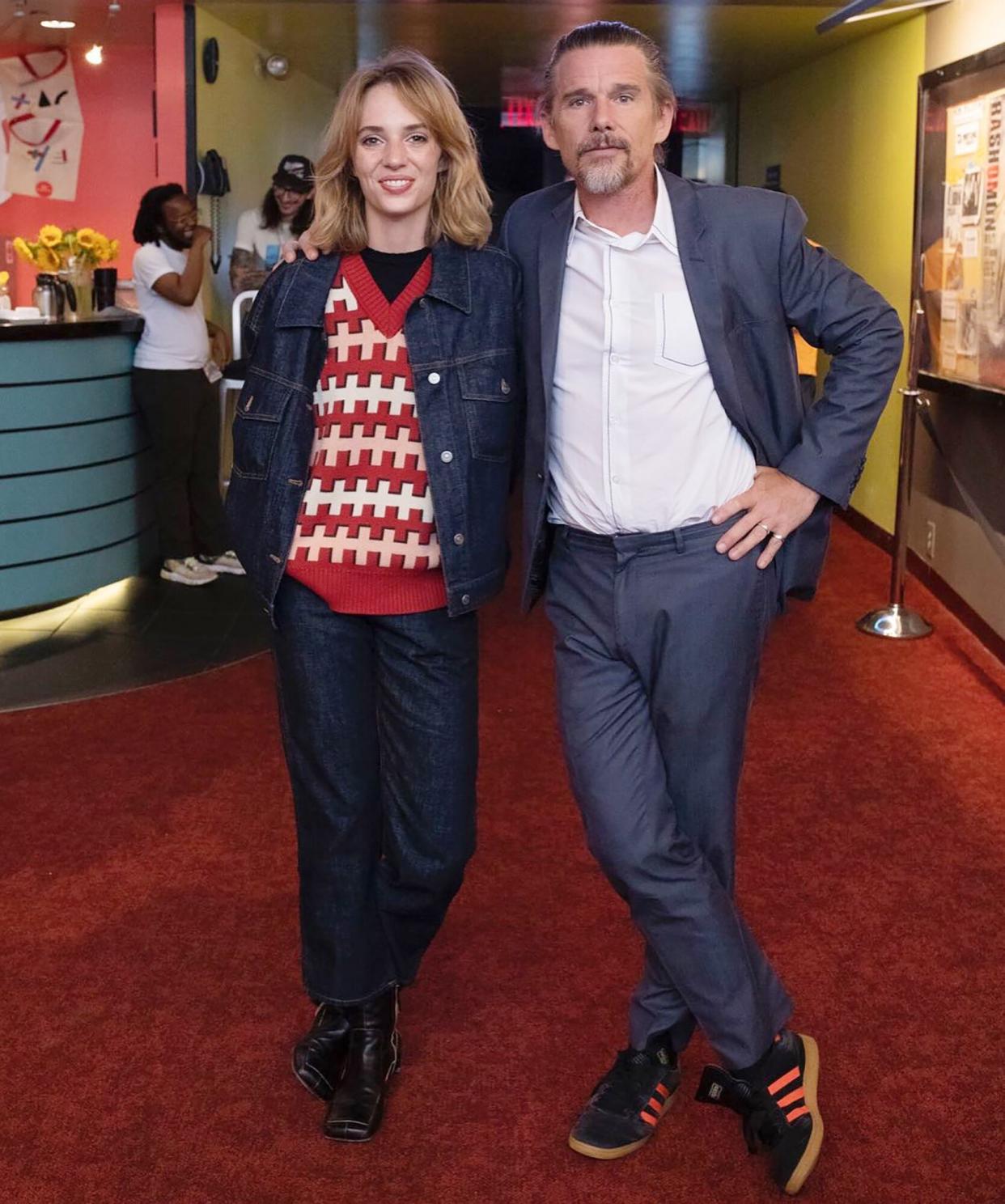 Ethan Hawke / Instagram Maya Hawke . https://www.instagram.com/p/CgUmQXuLrrn/.