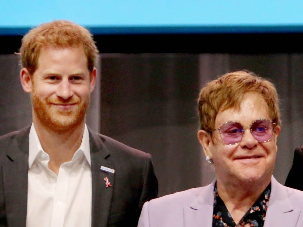 Prinz Harry (l.) und Elton John 2018 bei der Aidskonferenz in Amsterdam. (Bild: imago/PPE)