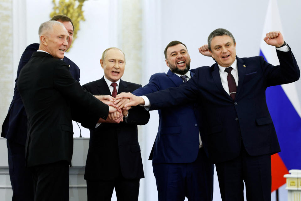Russian President Vladimir Putin and Denis Pushilin, Leonid Pasechnik, Vladimir Saldo, Yevgeny Balitsky