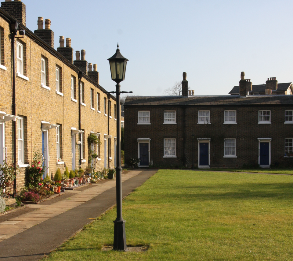 Almshouses on Lee High Road (Alamy Stock Photo)