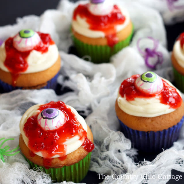 Bloody Eye Cupcakes