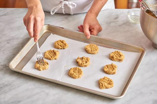 This Cute And Sturdy Sheet Pan Is My New Kitchen Obsession