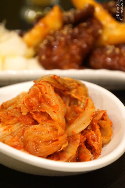 ▋宜蘭美食▋韓巢炸雞~正宗韓式醬炒炸雞，宵夜場聚會品酒選擇多
