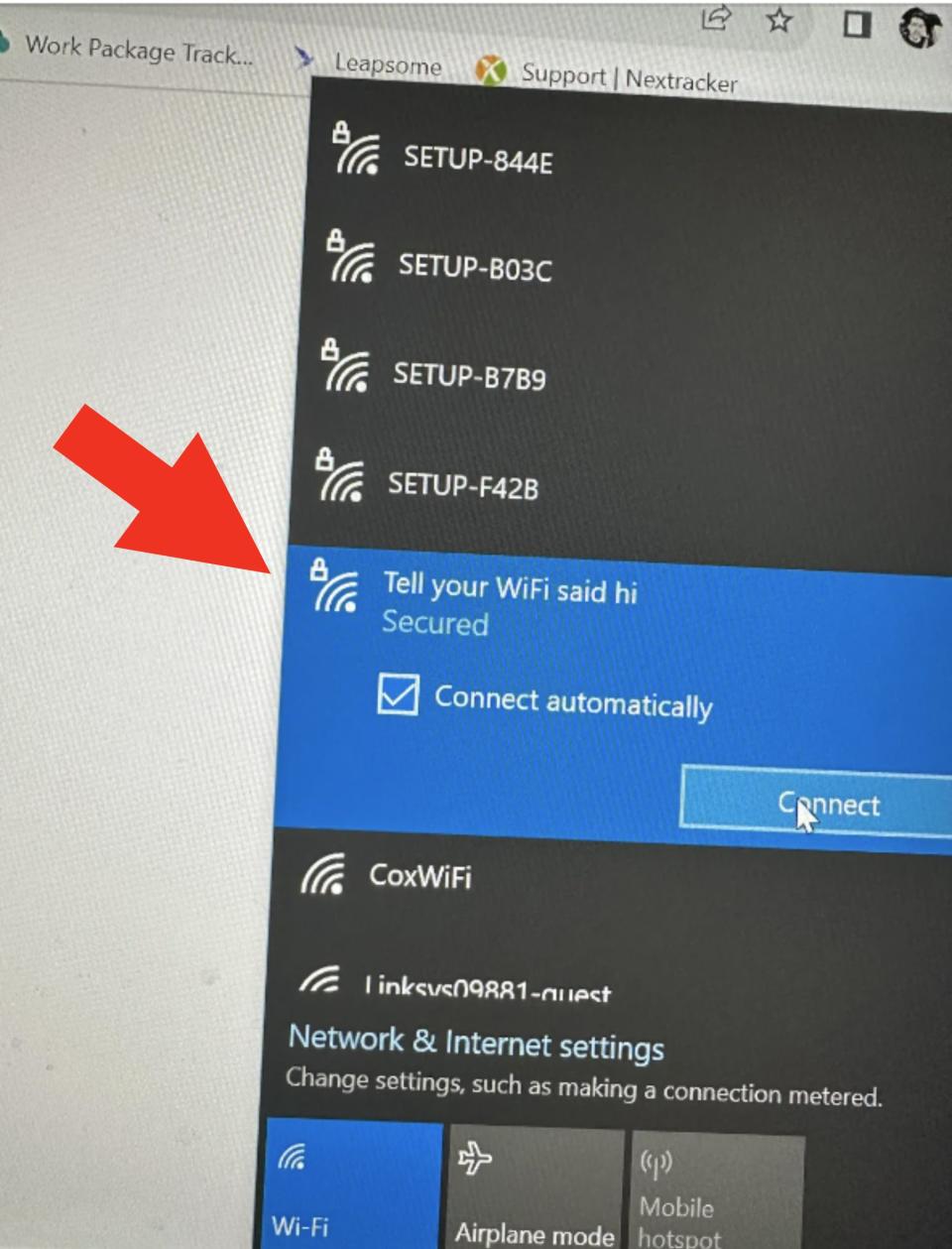 WiFi network selection screen showing several available networks: SETUP-844E, SETUP-B03C, SETUP-B7B9, SETUP-F42B, Tell your WiFi said hi, CoxWiFi, Linksys09871-guest