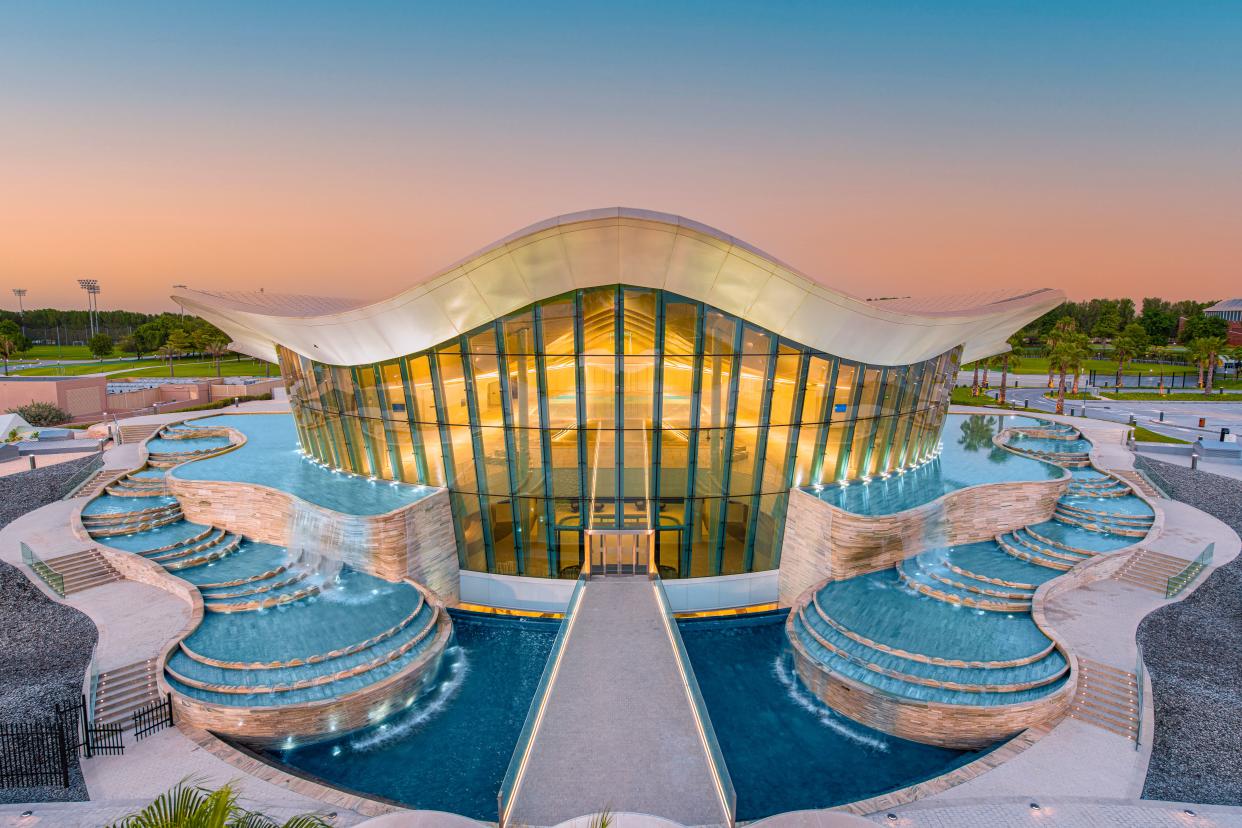 The impressive frontage of the pool (Image: Dubai Deep Dive) 