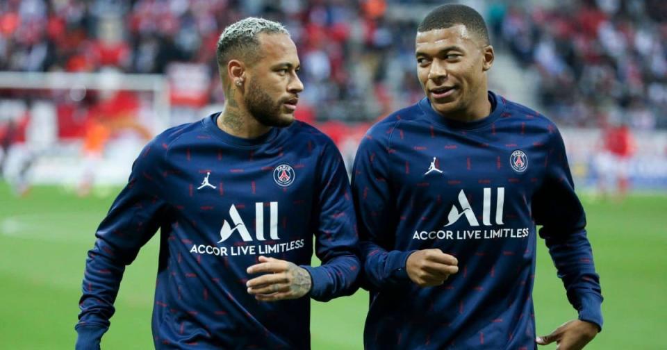 ylian Mbappe, Neymar Jr du PSG lors du match de football de Ligue 1 du championnat de France entre le Stade de Reims et le Paris Saint-Germain Crédit : Alamy