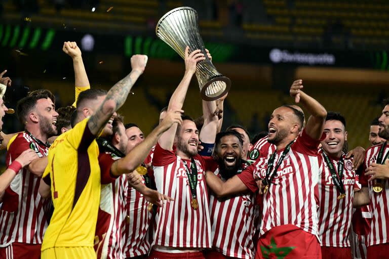 Olympiakos es el campeón de la Conference League tras derrotar a Fiorentina en la final