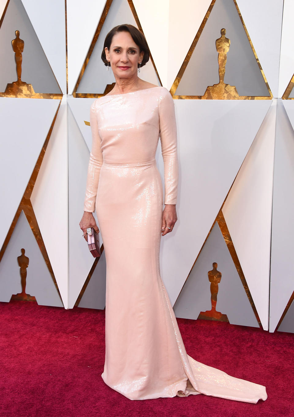 Schauspielerin Laurie Metcalf konnte mit einem schlichten Kleid in Rosé bei den diesjährigen Oscars punkten. (Bild: AP Photo)