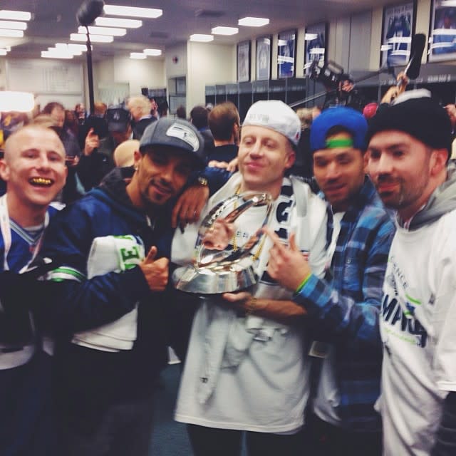 Super Bowl 2014: Macklemore, Joel McHale Celebrate Seattle