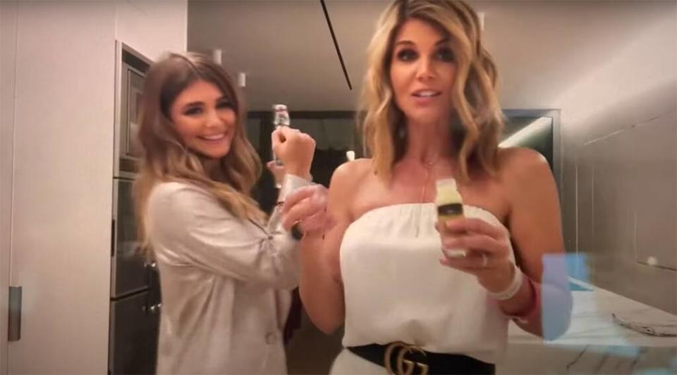 Olivia Jade Giannulli, Lori Loughlin, YouTube