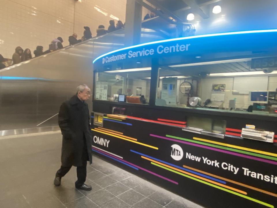 MTA設置在法拉盛地鐵站的客服中心，已正式對外開放，並提供中文服務。(記者鄭怡嫣/攝影)