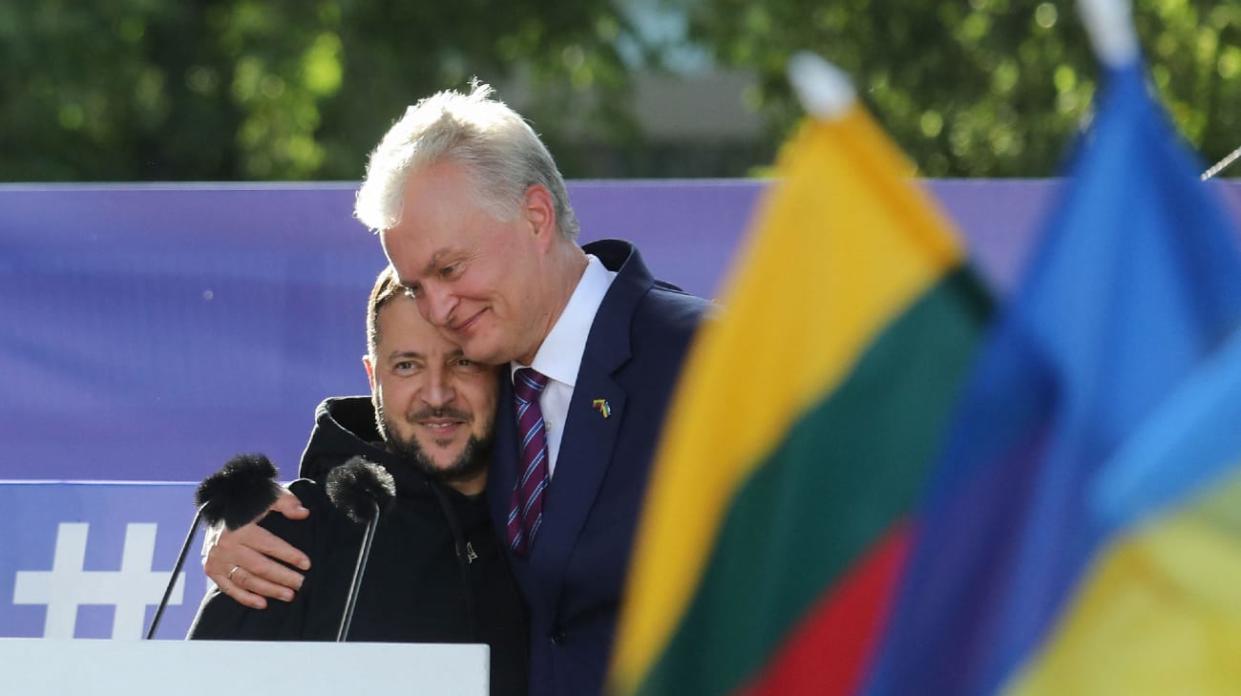 President of Ukraine Volodymyr Zelenskyy with President of Lithuania Gitanas Nausėda during the NATO summit on 11 July, 2023.