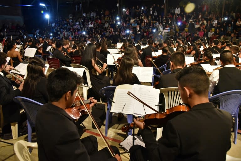 The Chulumani Youth Symphony Orchestra has begun to collaborate with other Bolivian youth orchestras, as well as ones in Argentina, Chile and Paraguay