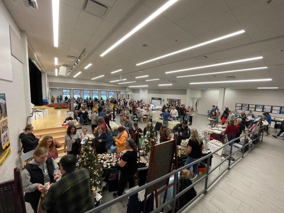 Hundreds of people came out to the Christmas craft fair at Three Oaks High School, which was cancelled the last two years due to COVID-19. (Tony Davis/CBC - image credit)
