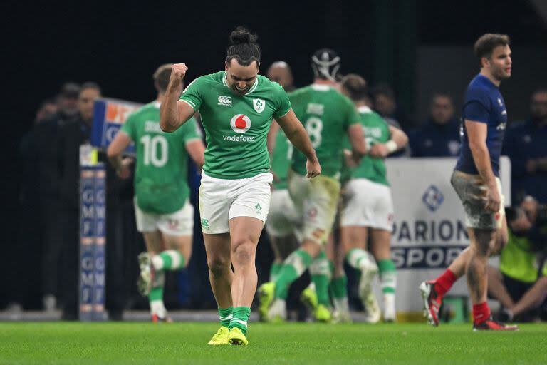 James Lowe festeja un try, y podrá hacerlo por la estupenda producción de Irlanda, que no mostró flaquezas luego del impacto de una eliminación dura en el Mundial 2023.