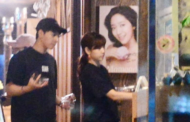 崔泰俊與朴信惠於2018年被公開約會照，兩人大方認愛。