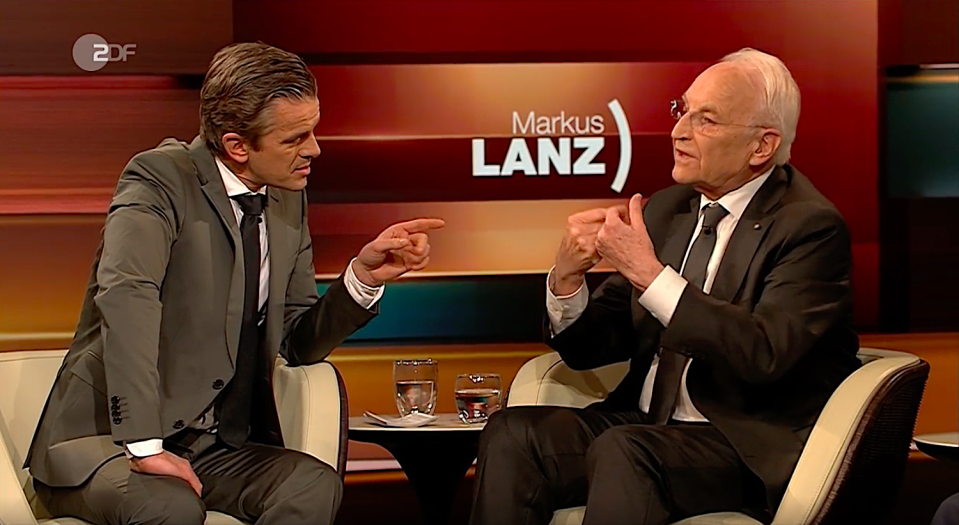 Moderator Markus Lanz fällt dem CSU-Politiker Edmund Stoiber ins Wort. (Bild: ZDF/Screenshot)