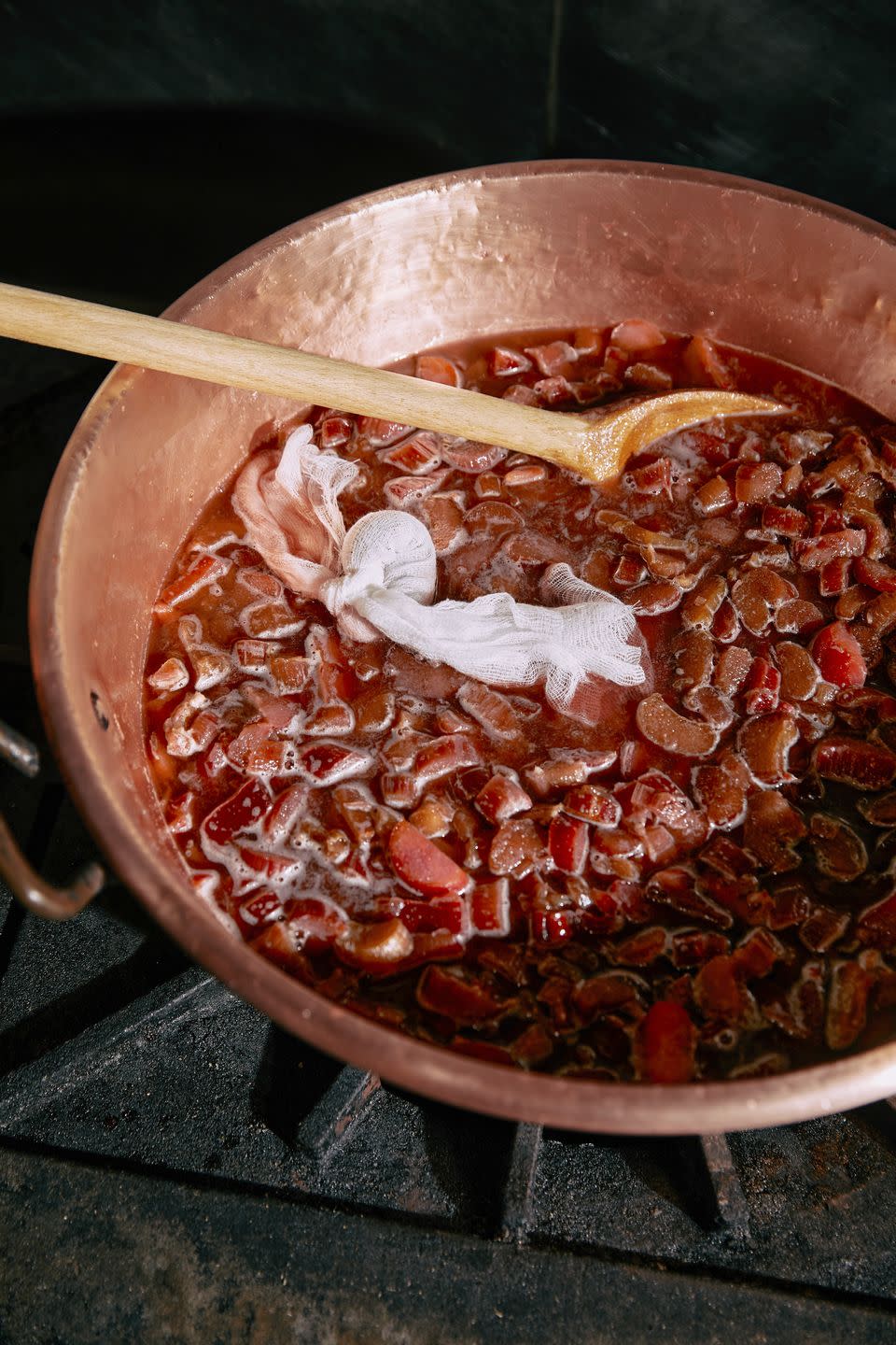 heating fruit in copper pot