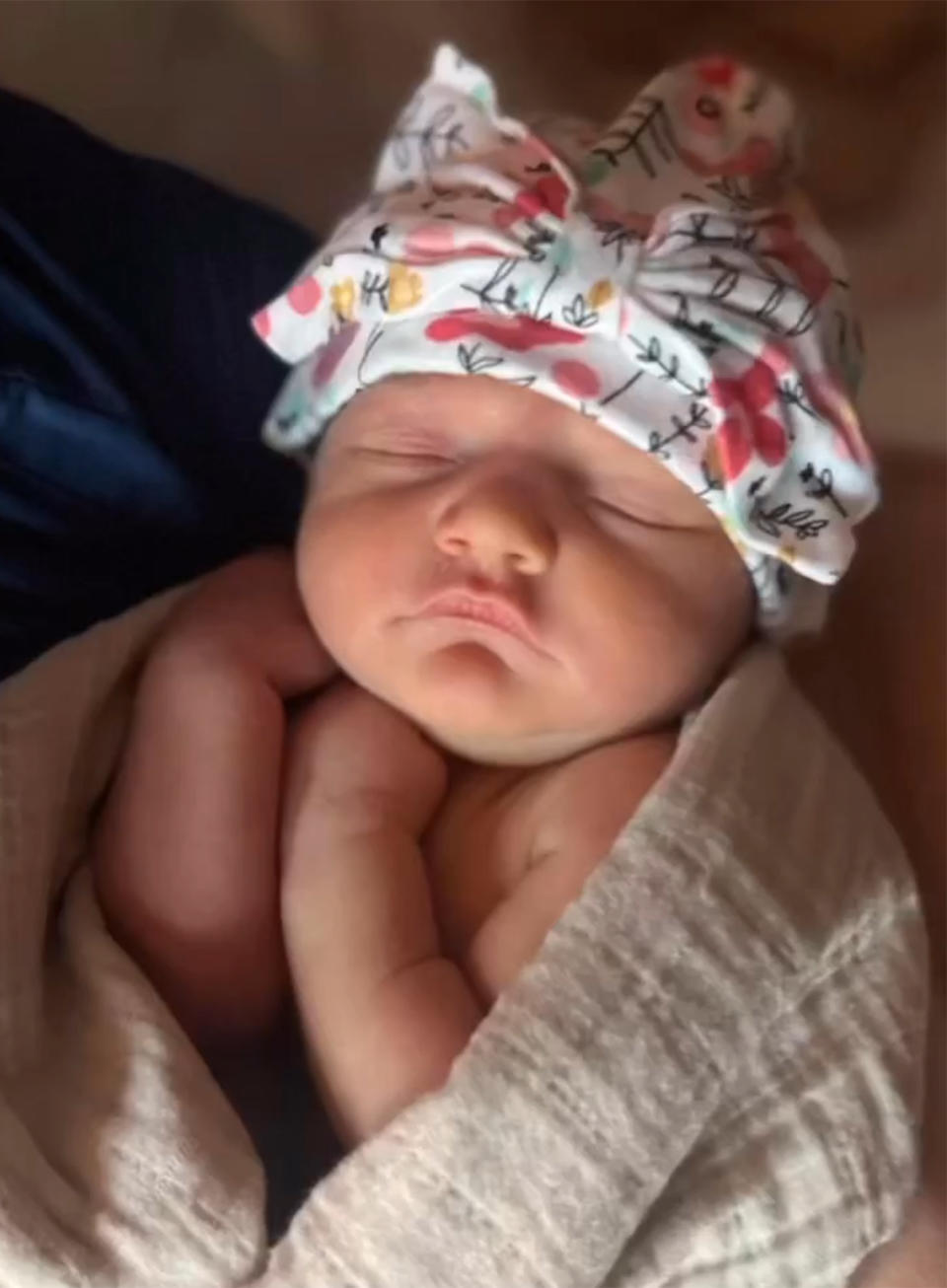 Chris Sullivan showed off his baby girl, Aoife Bea. (sullivangrams via Instagram)