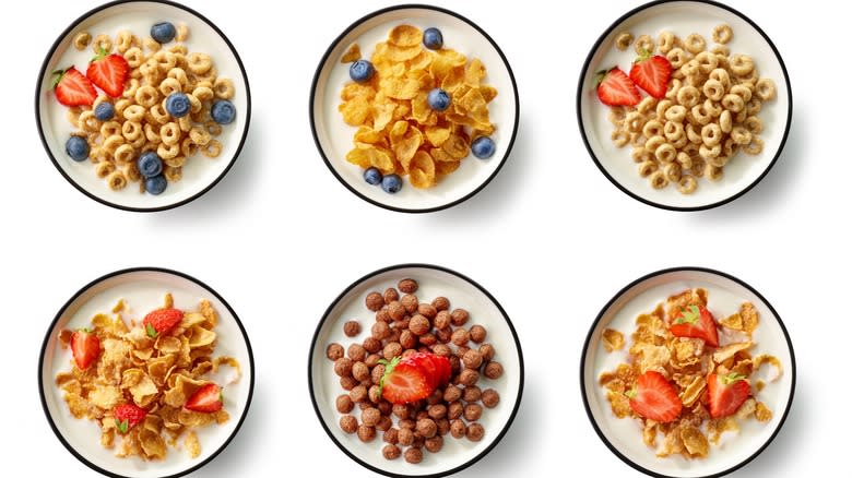 Various breakfast cereals in bowls