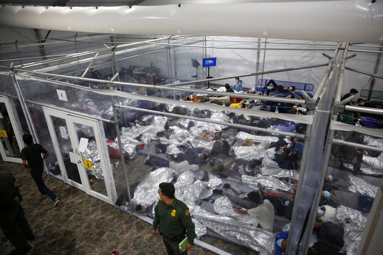 There are more than 1,000 unaccompanied children in Border Patrol custody, the highest level since April, during a spring surge in crossings. ((AP Photo/Dario Lopez-Mills, Pool,File))