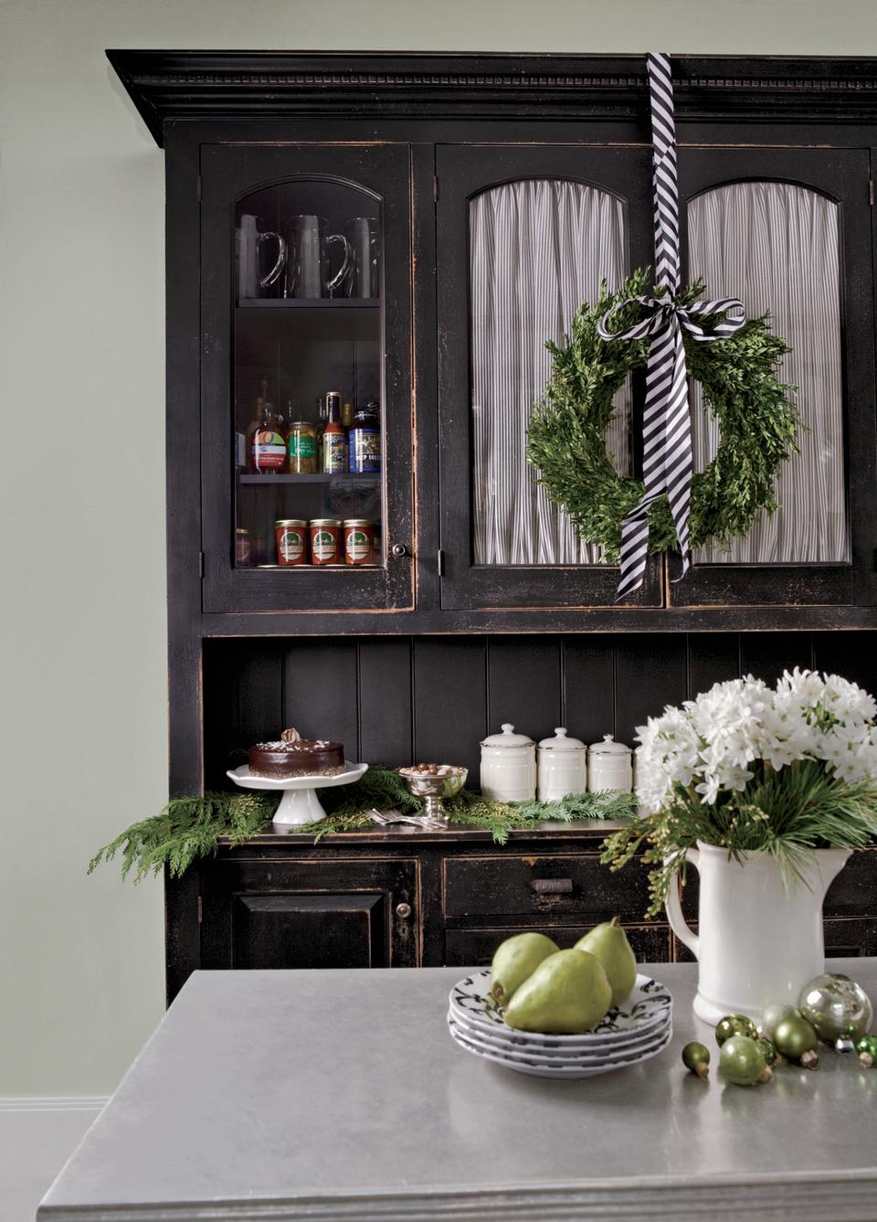 Black-and-White Christmas Kitchen