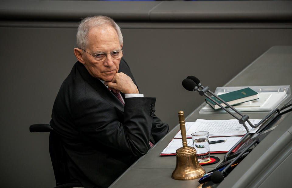 Bundestagspräsident Wolfgang Schäuble (CDU), fordert während der Corona-Pandemie auf monatelange Debatten zu verzichten und stattdessen schneller zu entscheiden. Foto: Michael Kappeler / dpa