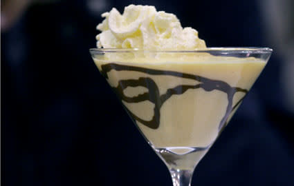 Whipped cream cocktail, anyone? (image via slashfood.com)