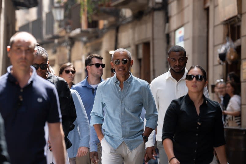 BARCELONA CATALONIA, SPAIN – APRIL 28: Former U.S. President Barack Obama (c) walks through the streets of Barcelona, April 28, 2023, in Barcelona, Catalonia, Spain. Barack Obama and his wife, Michelle Obama, landed last night in Barcelona to attend the Bruce Springsteen concert. Obama visits Barcelona, but tomorrow, April 29th, he leaves Barcelona to attend a series of European conferences starting in Zurich (Germany). The former first lady will stay one more day, according to sources familiar with the agenda. (Photo By David Zorrakino/Europa Press via Getty Images)