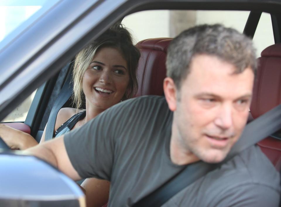 Ben Affleck and Shauna Sexton hit the drive-thru at fast food joint Jack in the Box on Aug. 19, 2018. (Photo: x17agency.com)