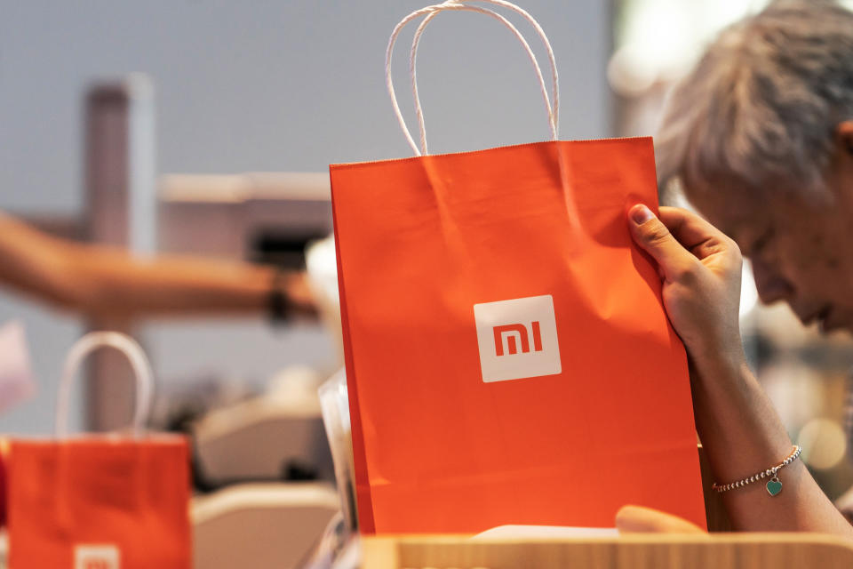 Three-Day Rout Wipes $6 Billion Off Xiaomi Stock