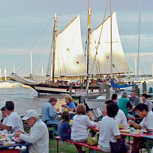 Connecticut: Abbott's Lobster in the Rough