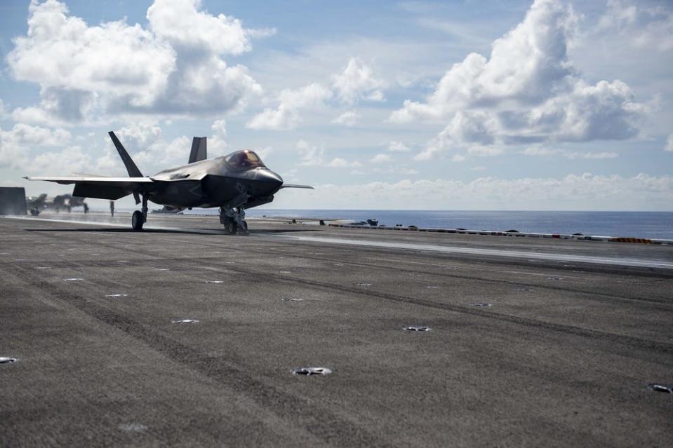 An F-35C Lightning II, assigned to the “Argonauts” of Strike Fight Squadron (VFA) 147, launches off the flight deck aboard Nimitz-class aircraft carrier USS Carl Vinson