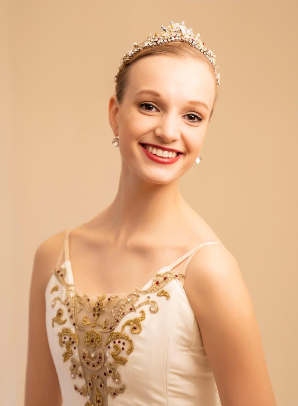 Jennifer Hackbarth joins The Sarasota Ballet as principal dancer in the 2023-24 season.