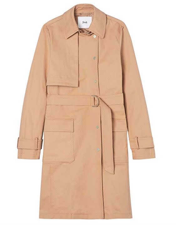 Trenchcoat with storm flap