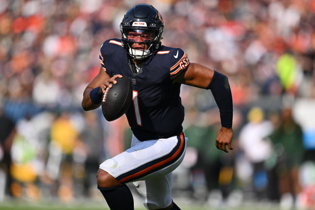 Justin Fields was the Bears highest-graded offensive player this week from @ PFF . He had a higher grade against the Chiefs than Jordan Love did this  week against the Saints : CHIBears