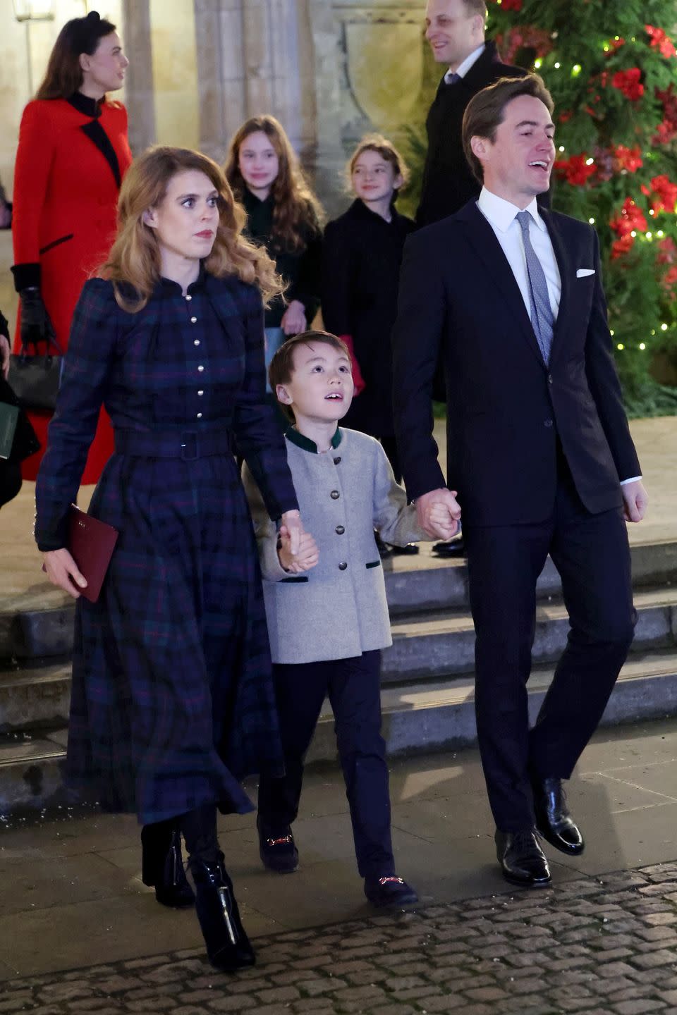 the royal family attend carol service