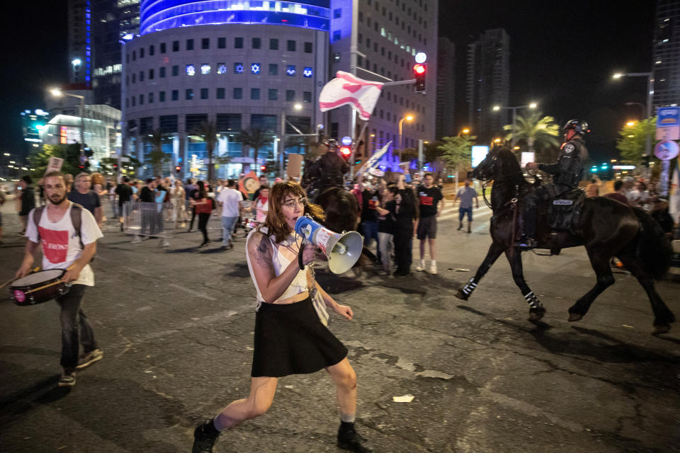 Allein in Tel Aviv gingen nach Angaben der Organisatoren 120.000 Menschen in Protest gegen Netanjahu auf die Straße (Bild: REUTERS/Marko Djurica)