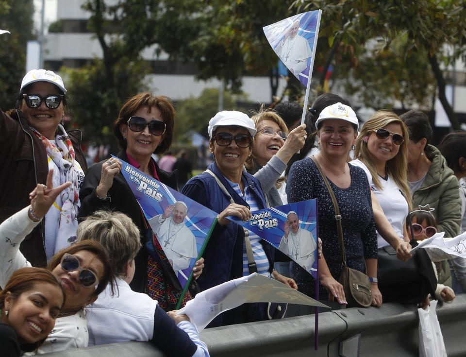 FOTOS: El Papa Francisco llega a Colombia para sanar heridas