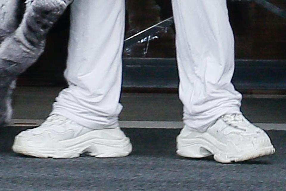 A closer look at Thorne’s sneakers. - Credit: Spread Pictures / MEGA