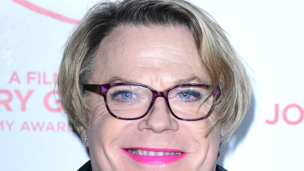 Eddie Izzard ist ziemlich in Form.