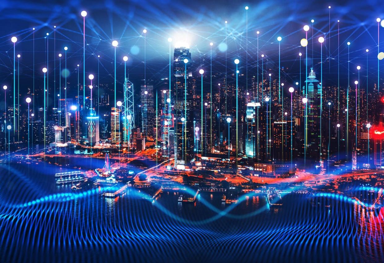 <a href="https://www.shutterstock.com/es/image-photo/big-data-connection-technology-cityscape-telecommunication-2069129735" rel="nofollow noopener" target="_blank" data-ylk="slk:Shutterstock;elm:context_link;itc:0;sec:content-canvas" class="link ">Shutterstock</a>