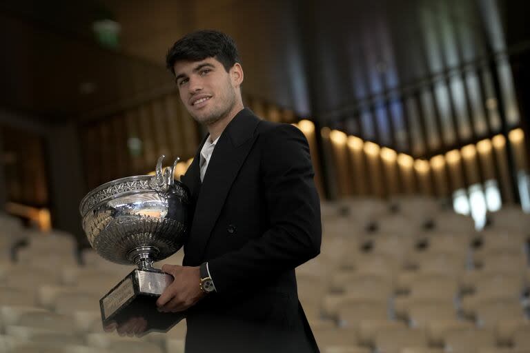 Carlos Alcaraz, durante una sesión especial de fotos en Roland Garros 