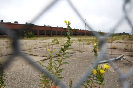 The BorgWarner factory that once employed thousands of people sits shuttered in Muncie, Indiana, U.S., August 13, 2016. REUTERS/Chris Bergin