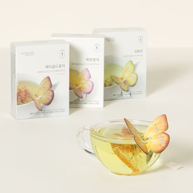 <p><a href="https://go.redirectingat.com?id=74968X1596630&url=https%3A%2F%2Fwww.uncommongoods.com%2Fproduct%2Fbutterfly-tea-gift-set&sref=https%3A%2F%2Fwww.countryliving.com%2Fshopping%2Fnews%2Fg4836%2Fbest-grandma-gift-ideas%2F" rel="nofollow noopener" target="_blank" data-ylk="slk:Shop Now;elm:context_link;itc:0;sec:content-canvas" class="link ">Shop Now</a></p><p>Butterfly Tea Gift Set</p><p>uncommongoods.com</p><p>$25.00</p><span class="copyright">Uncommon Goods</span>