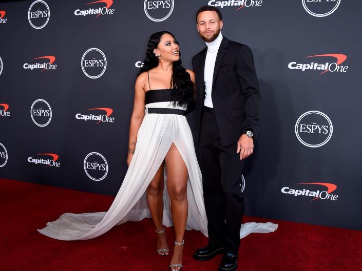 Ayesha and Stephen Curry pose on the red carpet at the 2022 ESPYs.
